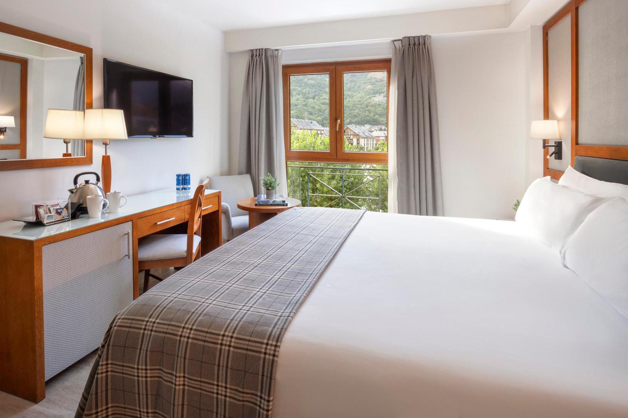 Hotel Vielha Val D'Aran, Affiliated By Melia Dış mekan fotoğraf